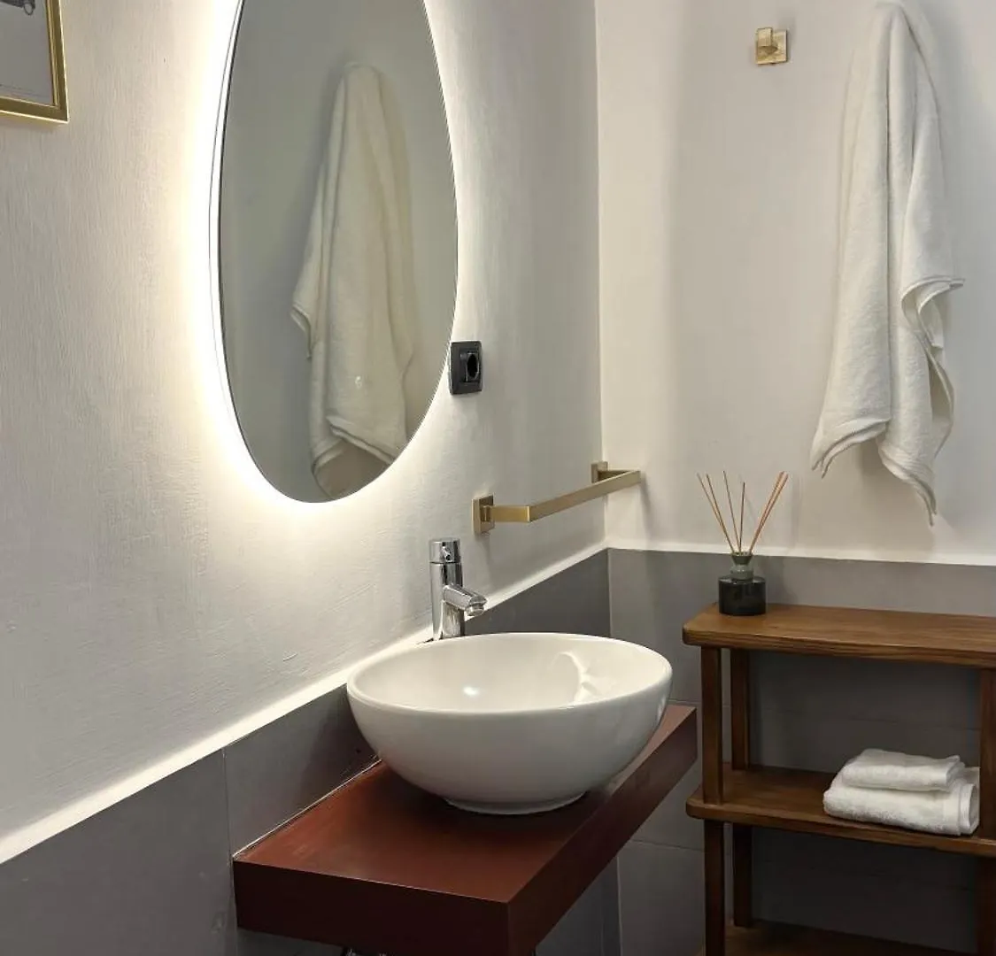 Elegant Apartment In Rome'S Historic Center