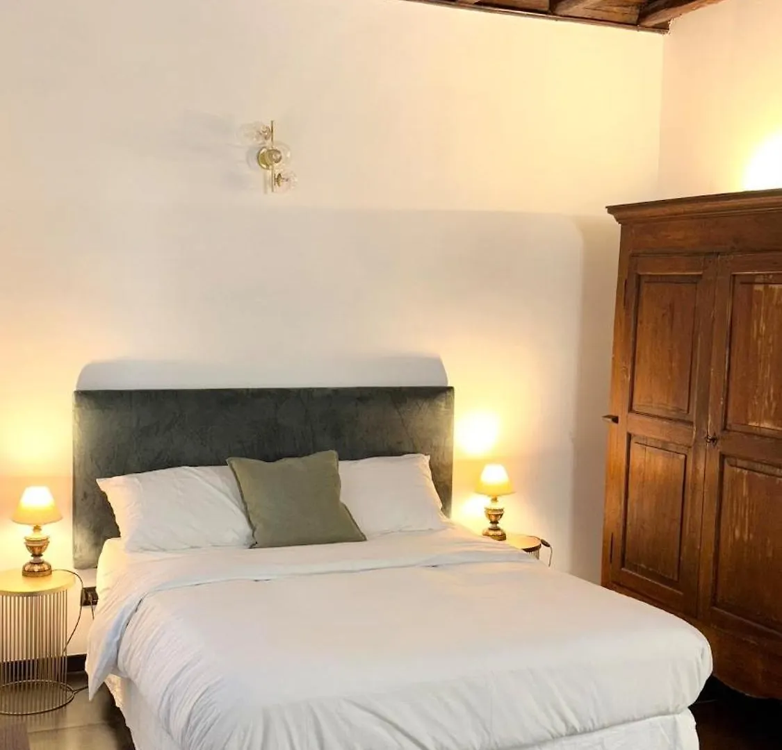Elegant Apartment In Rome'S Historic Center Italy
