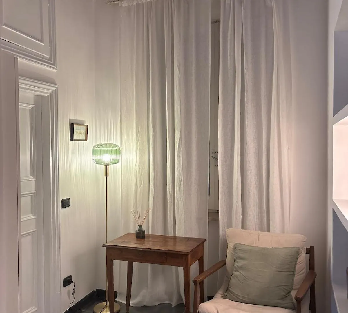 Elegant Apartment In Rome'S Historic Center  Rome